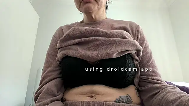 MinaMask online show from March 2026 01:48:02 PM