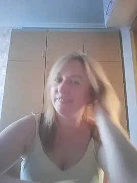 Snapshot of ChristinaYork chatting on June 2026 05:12:01 AM ChristinaYork online show from June 2026 05:12:01 AM