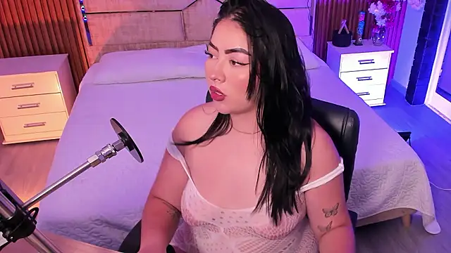 Emberrvelvet online show from March 2026 05:47:01 AM