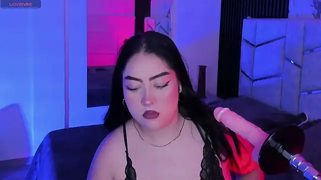 Emberrvelvet online show from March 2026 03:43:02 AM