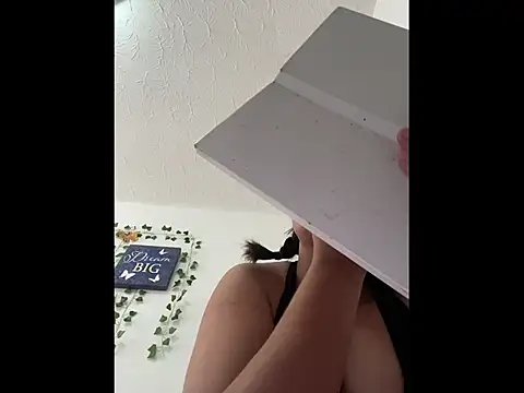 aurora bela online show from March 2026 10:04:01 PM