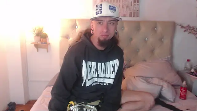 Rommen N Zoe online show from April 2026 11:22:02 PM