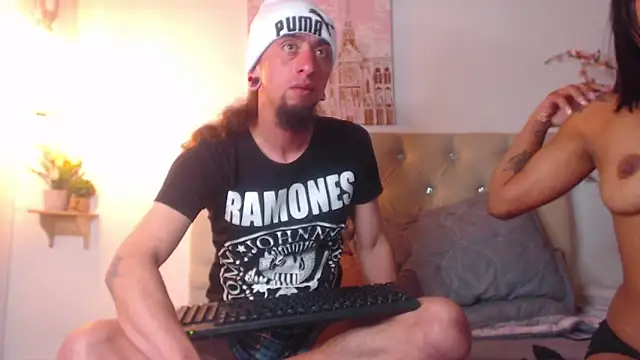 Rommen N Zoe online show from April 2026 12:06:02 AM