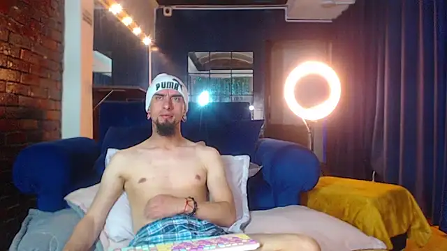 Rommen N Zoe online show from April 2026 02:23:01 AM