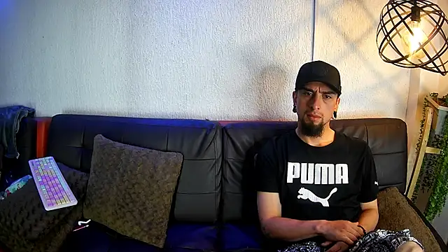 Rommen N Zoe online show from May 2026 11:08:01 PM