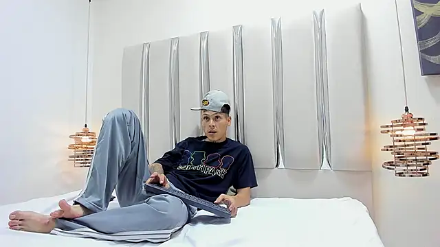 Ethan Wolfe online show from February 2026 05:29:01 AM