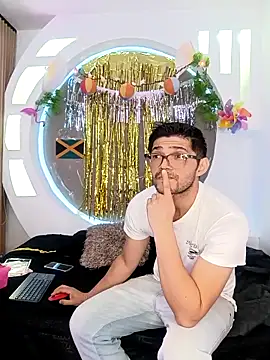 ritzabeth daniel online show from April 2026 02:29:02 AM