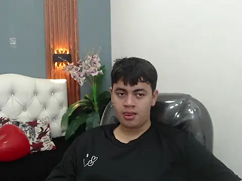 Snapshot of Thiago_saenzz chatting on March 2026 05:35:02 PM Thiago saenzz online show from March 2026 05:35:02 PM