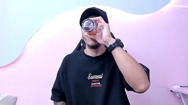 DanteLuxx online show from April 2026 04:28:02 AM