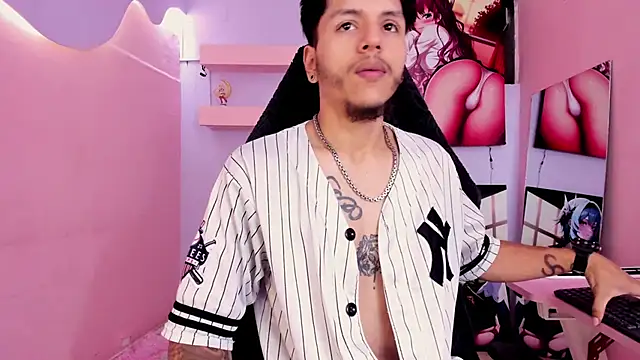 DanteLuxx online show from May 2026 05:17:02 AM