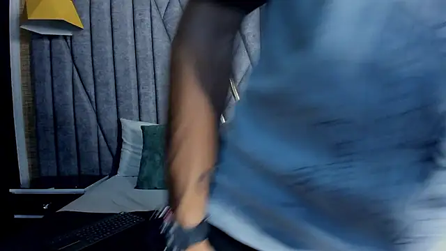 DanteLuxx online show from March 2026 02:40:01 AM