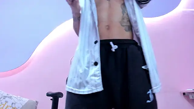 DanteLuxx online show from April 2026 07:45:01 AM