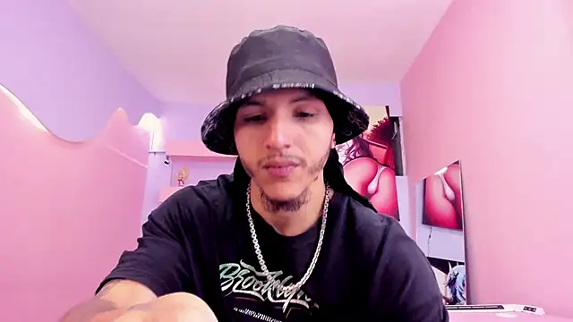 DanteLuxx online show from May 2026 03:48:01 AM