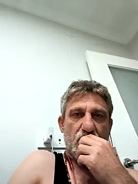 arelll34 online show from May 2026 09:40:02 PM