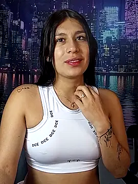 charlottte wh online show from April 2026 06:49:02 AM