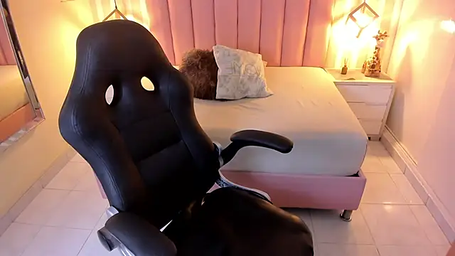 carmilla13 online show from March 2026 08:20:02 PM