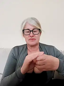 FlirtyFleur-x online show from April 2026 11:16:01 AM