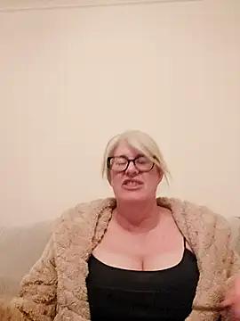 FlirtyFleur-x online show from March 2026 12:45:01 AM