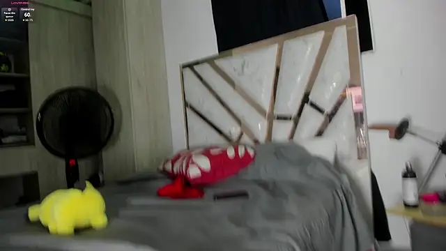 yerliss petitee online show from April 2026 02:39:01 AM