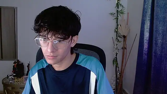 Snapshot of noah_millerx chatting on May 2026 04:27:02 AM noah millerx online show from May 2026 04:27:02 AM
