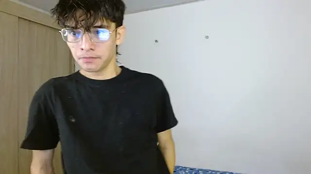 noah millerx online show from June 2026 08:03:02 PM
