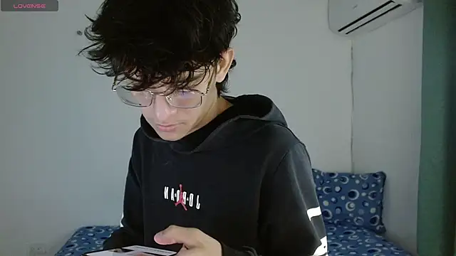 Snapshot of noah_millerx chatting on May 2026 03:42:02 AM noah millerx online show from May 2026 03:42:02 AM