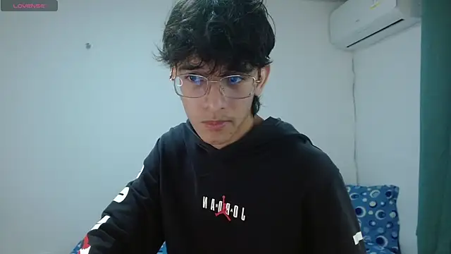 Snapshot of noah_millerx chatting on May 2026 03:34:01 AM noah millerx online show from May 2026 03:34:01 AM