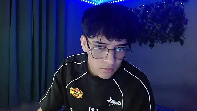 noah millerx online show from April 2026 04:08:02 AM