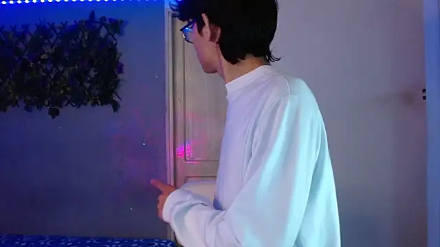 noah millerx online show from March 2026 03:43:02 AM