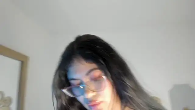 daphne aris online show from March 2026 04:28:02 AM