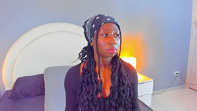 Snapshot of zoepinkett chatting on February 2026 03:39:02 AM zoepinkett online show from February 2026 03:39:02 AM