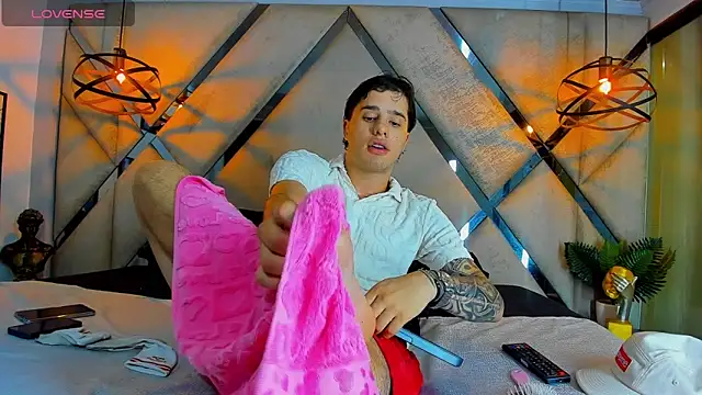 EXCLUSIVE8 online show from April 2026 04:38:02 AM