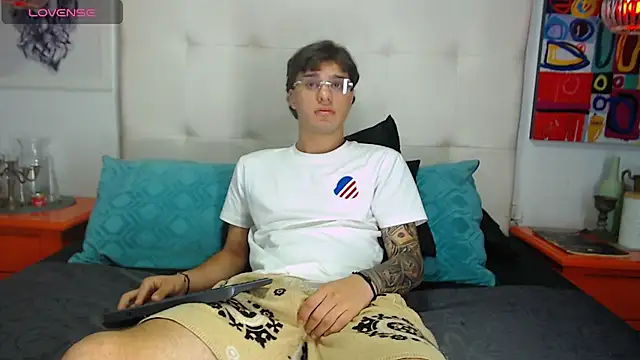 EXCLUSIVE8 online show from March 2026 04:32:02 AM