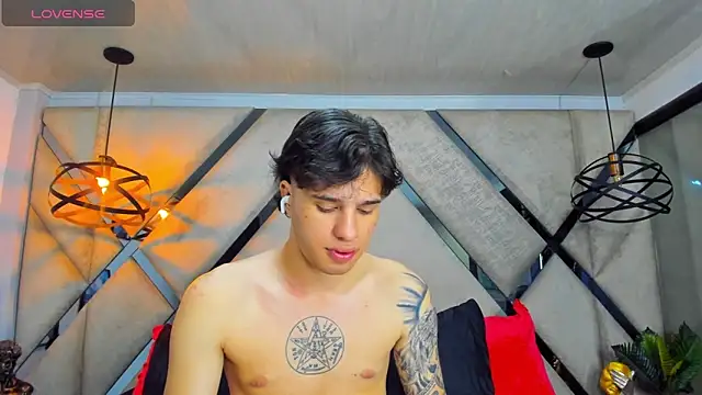 EXCLUSIVE8 online show from April 2026 03:54:02 AM