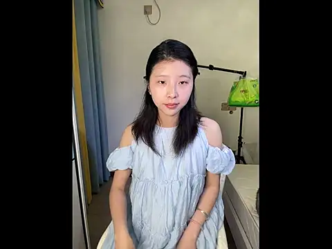 Y--F--LOVE online show from March 2026 02:28:01 PM