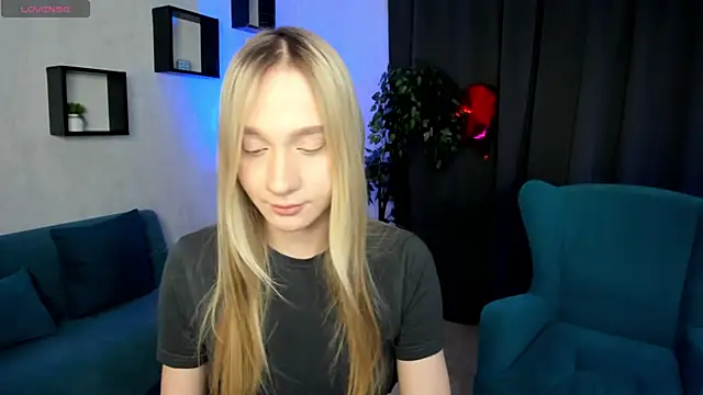 Snapshot of MellliissaDrream chatting on March 2026 01:23:02 AM MellliissaDrream online show from March 2026 01:23:02 AM