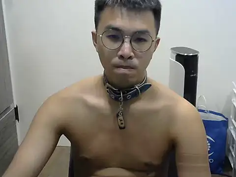 silverwolfwoof online show from May 2026 05:09:01 PM