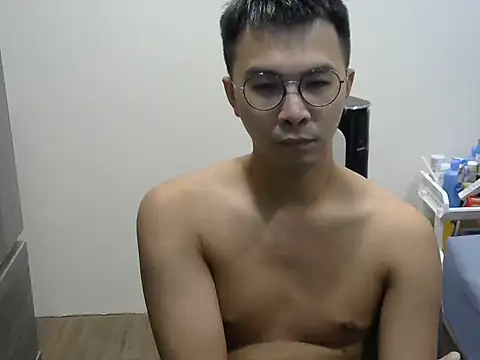 silverwolfwoof online show from May 2026 01:31:02 PM