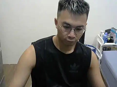 silverwolfwoof online show from May 2026 05:44:02 PM
