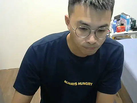 silverwolfwoof online show from May 2026 12:02:01 PM