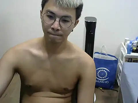 silverwolfwoof online show from May 2026 04:44:02 PM