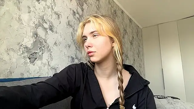 ShariLappas online show from March 2026 01:05:02 PM