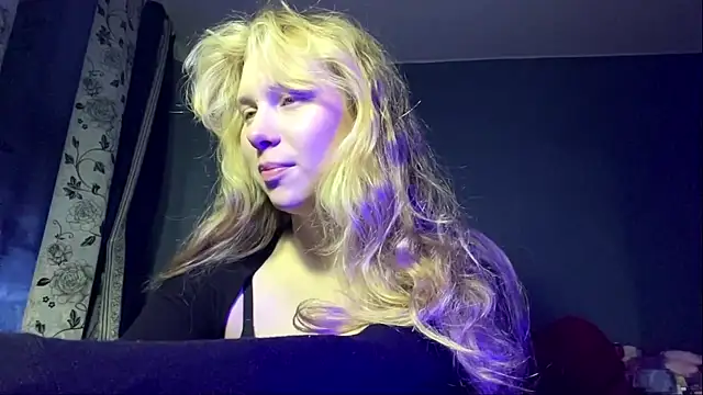 ShariLappas online show from April 2026 11:37:02 AM