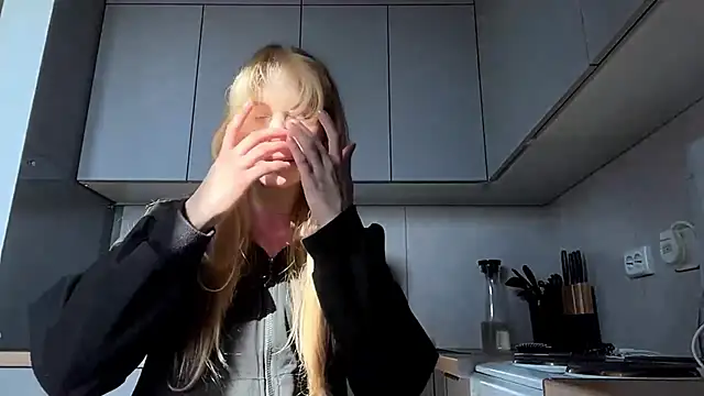 ShariLappas online show from March 2026 12:10:02 PM