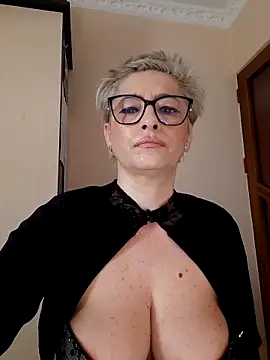 LunaBlaise online show from March 2026 07:55:01 AM