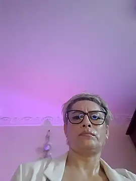 LunaBlaise online show from April 2026 01:04:02 PM