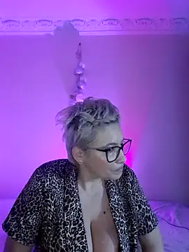 LunaBlaise online show from March 2026 07:17:01 AM