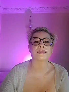 LunaBlaise online show from April 2026 07:48:02 AM