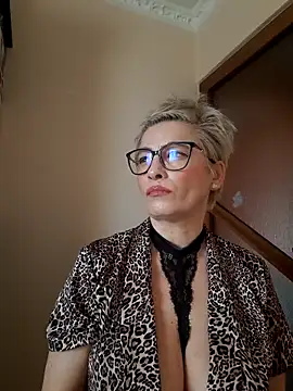 LunaBlaise online show from March 2026 12:19:01 PM