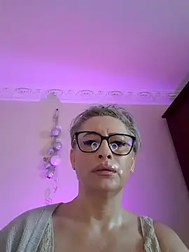 LunaBlaise online show from May 2026 07:12:02 AM